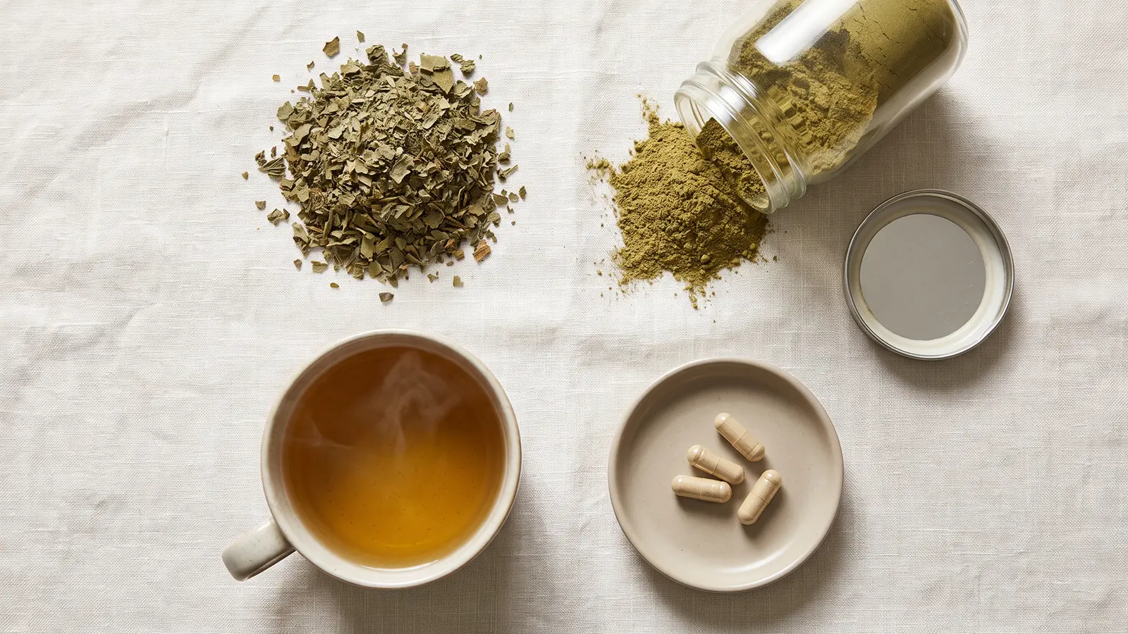 Heen Bovitiya shown as dried leaves, tea, leaf powder, and capsules together
